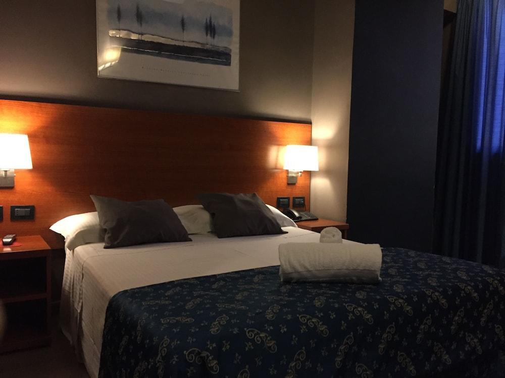 Hotel Felice Rome Bagian luar foto